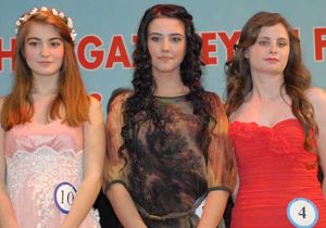 Zeytin festivalinde güzellik ve yemek yarışması