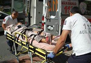 İlaç içen kadın AVM'de bayıldı