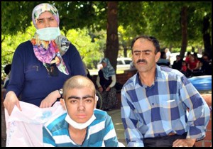 Ağabeyinin iliğiyle yaşama tutundu