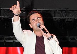 Rockçı imamın kardeşinden pop müzik konseri