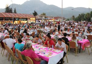 Tekirova Belediyesi’nden İftar Yemeği