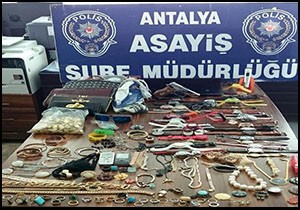 Jammer'lı hırsızlar yakalandı