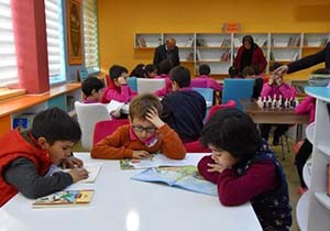 Yunus Emre'ye Z kütüphane