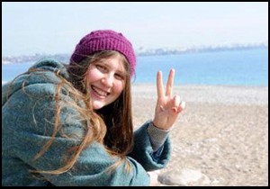 'Kırmızı fularlı kız' dağa çıktı!