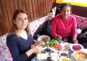Doktor kızının müdahalesi, annesini kurtarmaya yetmedi.