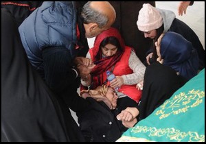 Öldürülen kızına "Beni bırakıp gitme annem, gitme" diye seslendi