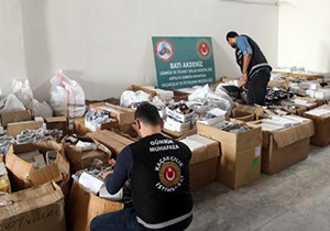 Antalya'da kaçak güneş gözlüğü operasyonu