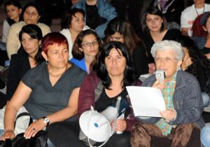 Feministbiz; kadına şiddete hayır