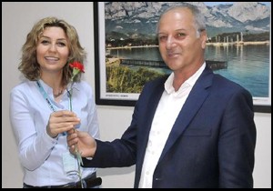 Hastalar ve hastane çalışanlarının Kadınlar Günü'nü kutladı