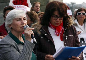 Kadınlar seçme ve seçilme haklarını kutladı