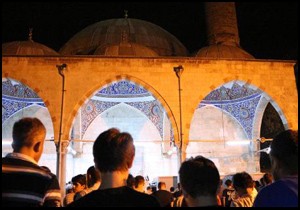 Antalyalılar Kadir Gecesi'nde camilere akın etti