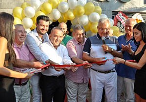 Deniz Baykal kafe açtı