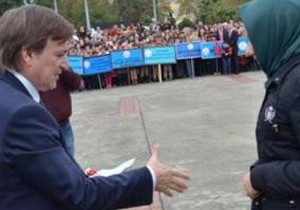 Kaymakamın eli havada kaldı