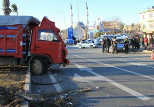 Gazipaşa'da kaza: 3 yaralı