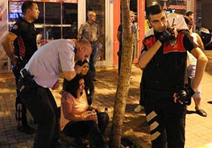 Kapkaça uğrayan kadını vatandaşlar ve polis kurtardı