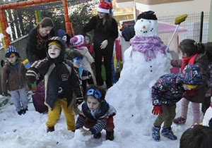 Side'de miniklerin 'kar keyfi'