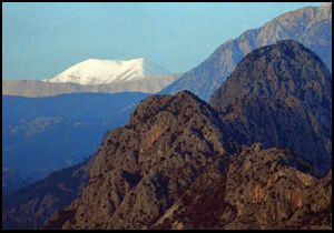 Antalya’ya mevsimin ilk karı yağdı