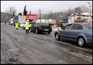 Kar, Akseki- Seydişehir yolunda ulaşımı aksatıyor