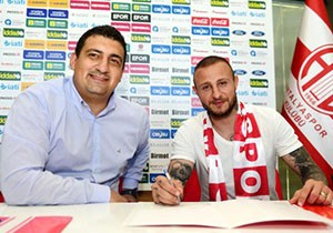Antalyaspor, Aydın Karabulut la 2 yıllık sözleşme imzaladı