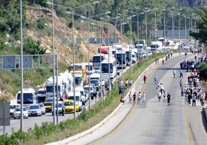 Kemer yolunda bomba paniği