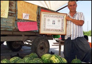 Kızıp avukatlığı bıraktı, şimdi karpuz satıyor