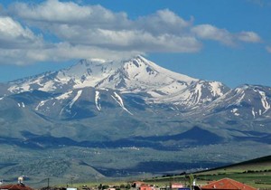 Yılın ilk karı Erciyes e düştü