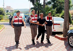 Komşu cinayeti şüphelisi kemer'de yakalandı