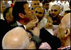Eski milletvekili ile başkan arasında iftarda kavga
