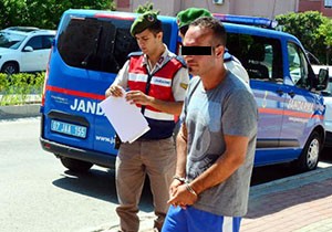 Otelde tırpanlı kavgaya tutuklama