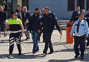 Manavgat'ta adliye çıkışı klavga