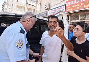 Vatandaşların 'kapkaççıyı dövelim- dövmeyelim' kavgası