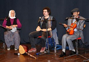 Müzik öğretmeni 1000'e yakın yerel sanatçıyı kayıt altına aldı