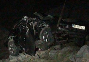 Akseki'de otomobil uçuruma yuvarlandı: 4 yaralı