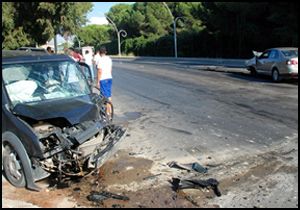 Belek'te trafik kazasında 3 yaralı