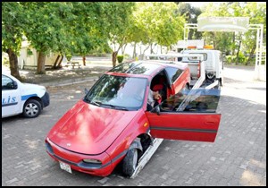 Kaza yapan genci soğuk su ayılttı