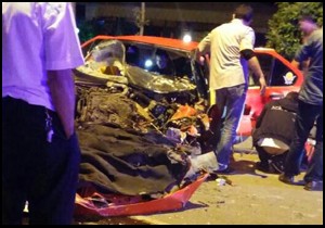 Serik'te otomobille midibüs çarpıştı: 1 ölü