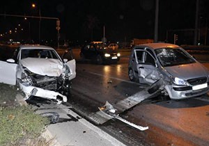 Manavgat'ta kaza: 2 yaralı