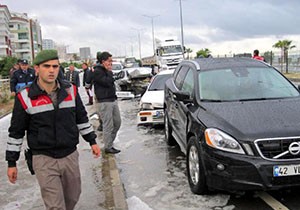 Dolu yağışı kaza getirdi