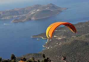 Yamaç paraşütünden kuşbakışı Kaş