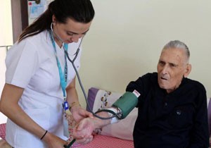 Kemer de 100 hasta evinde tedavi görüyor