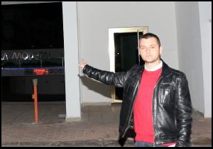 Başkasının evini kiraya vererek dolandırdı