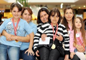 'Annesinin Kopyası' yarışması
