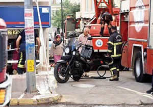 Dairede çıkan yangın korkuttu