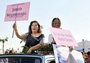 Festival kortejine 'Kadın' damgası
