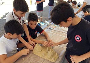 Çocuklara kumdan atölye çalışması
