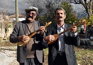 Curanın yaşayan efsanesi kuzenler