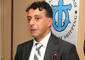 Denizden 25 kamyon çöp çıkarıldı