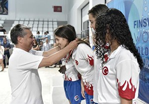 Madalyalar Başkan Uysal'dan