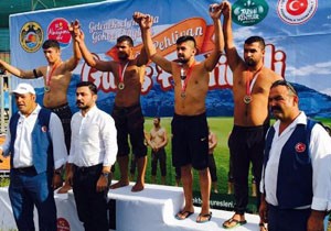 Aksu Belediyespor madalyaya doymuyor