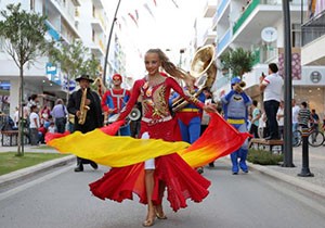 Manavgat sokaklarında şenlik var